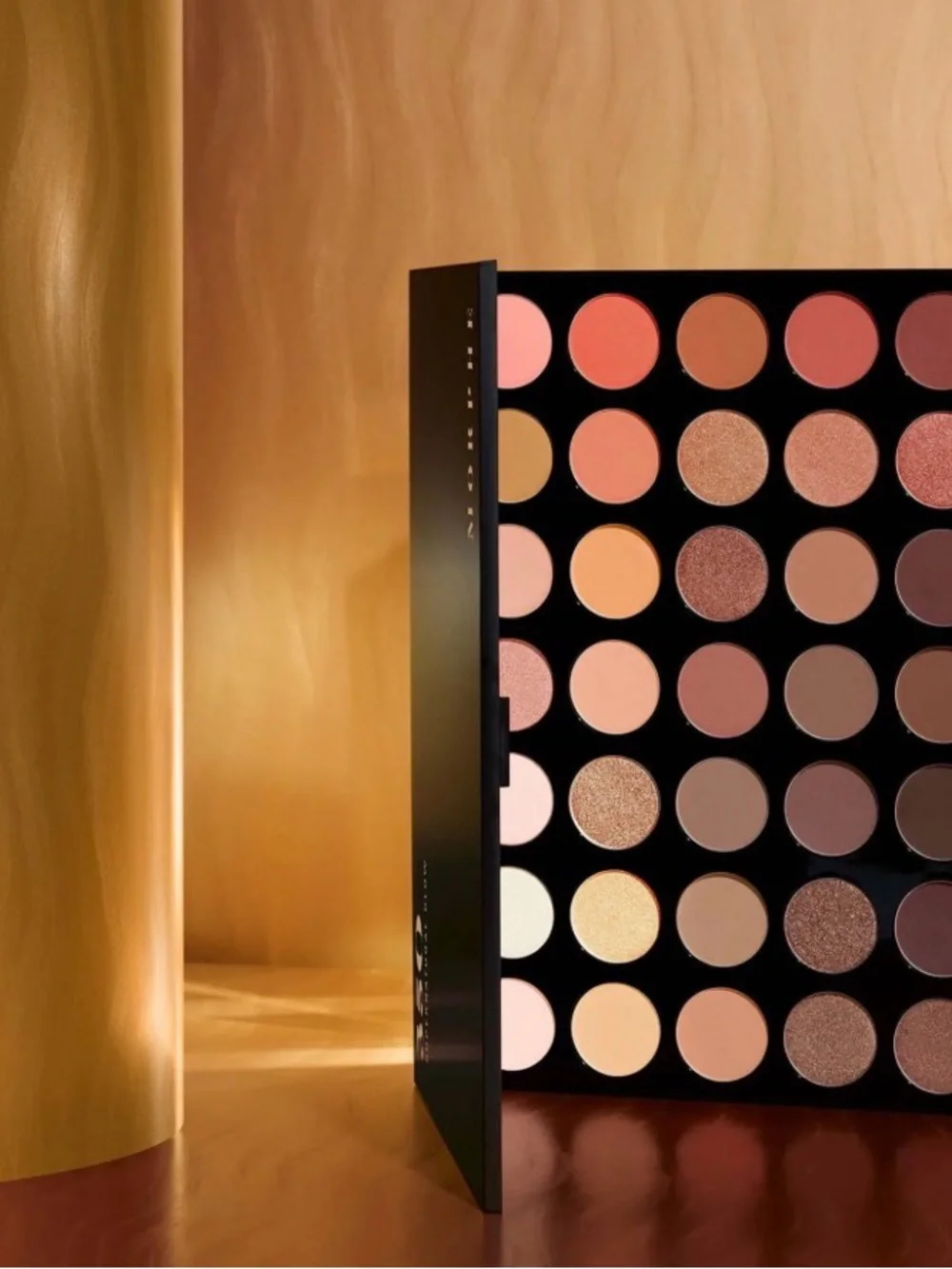 Morphe Artistry Palette 350 Nature Glow EUC Neutral shades mattes and shimmers